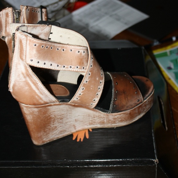 Freebird Terra Tan and Brown Wedge Sandals - Picture 6 of 11